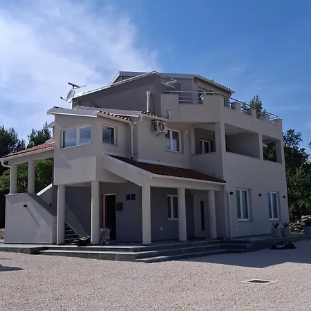 With Parking Space - Cuskijas, Novigrad - 27969 *