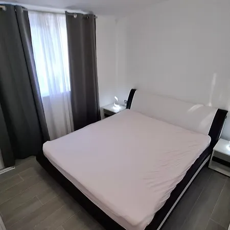 With Parking Space - Cuskijas, Novigrad - 27969 *