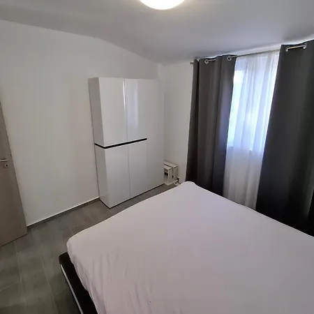 With Parking Space - Cuskijas, Novigrad - 27969 Pridraga